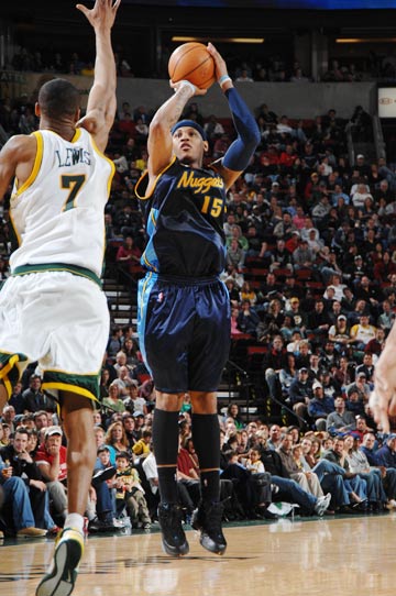 许特尔：红牌给了我们优势，但我们本可以以更大的优势获胜